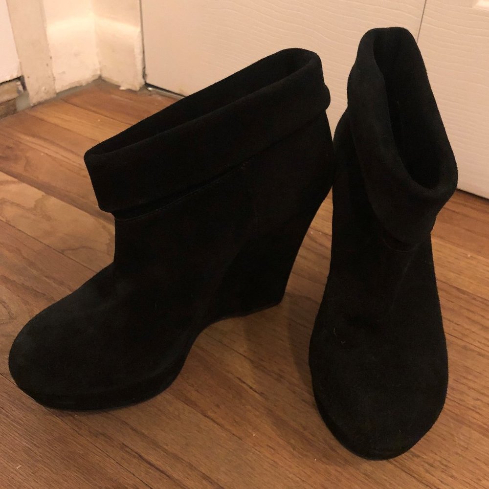 Gianni Bini Blk Suede Slouch Wedge Booties Boots 9